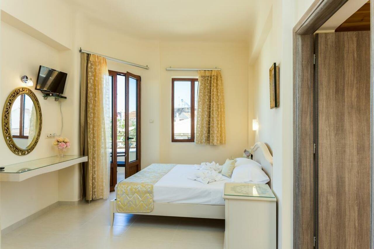 Polyxenia Suites Rethymno Exteriör bild