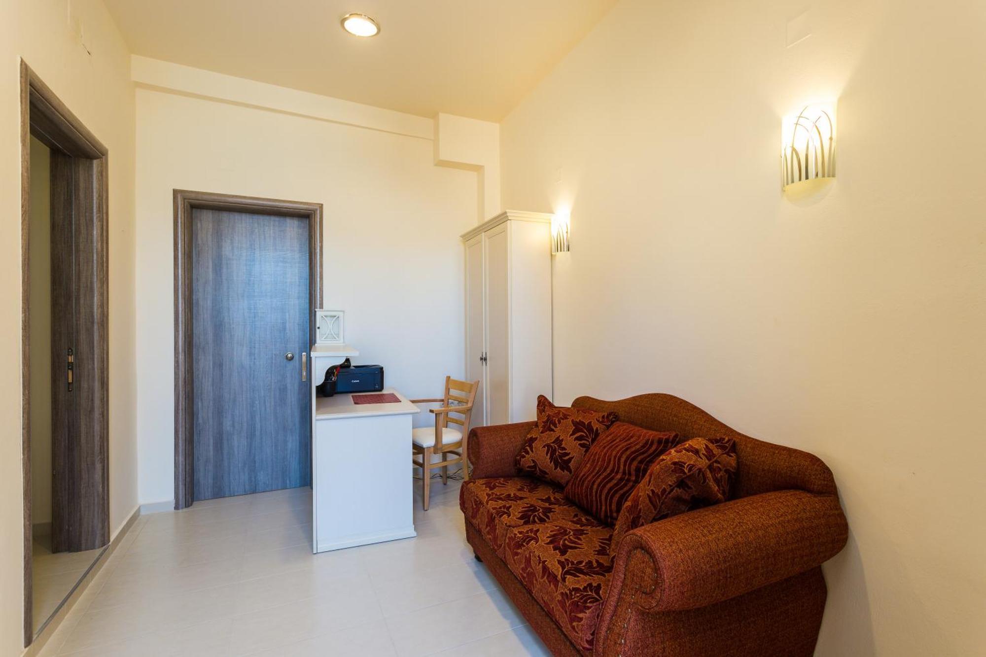 Polyxenia Suites Rethymno Exteriör bild