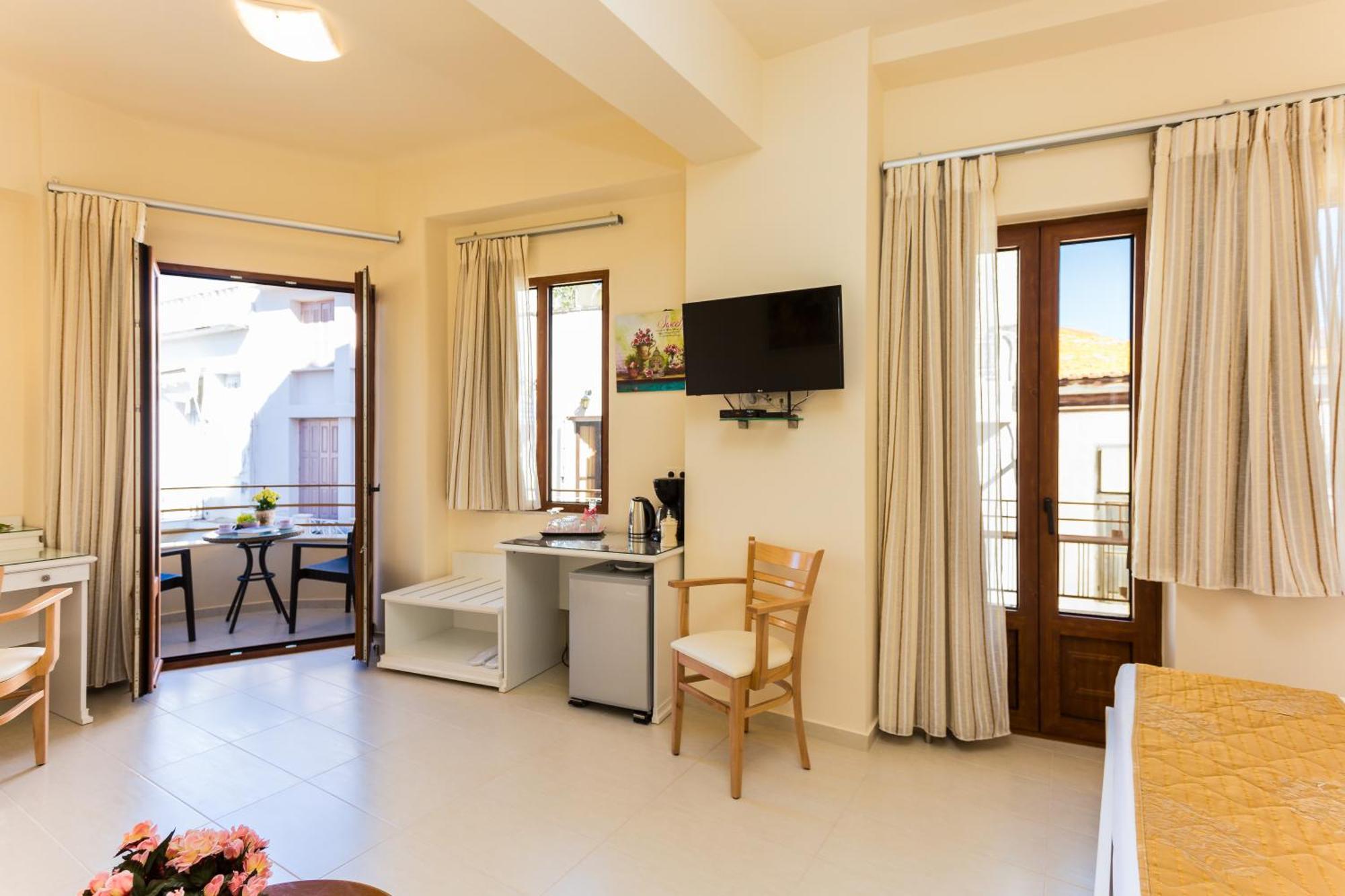 Polyxenia Suites Rethymno Exteriör bild